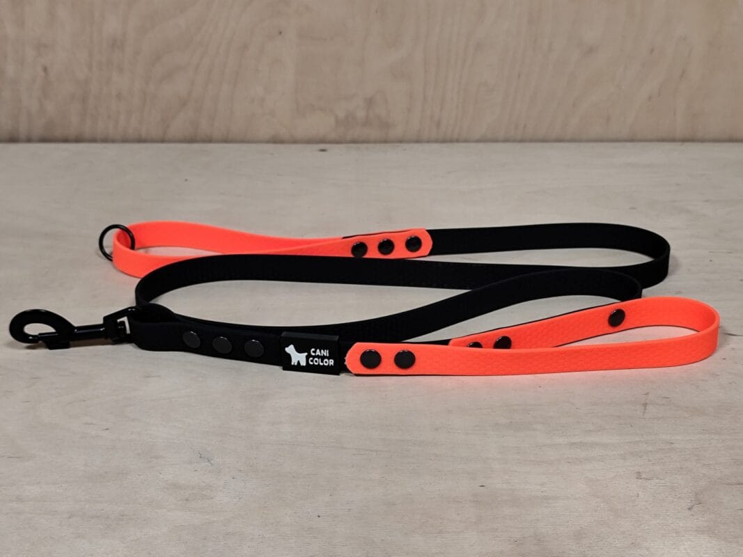 150 cm-es vízálló póráz két fogantyúval